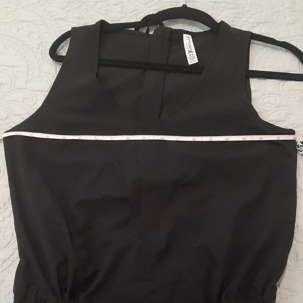 Black Sleeveless Jumpsuit - Picture 4 of 8